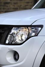 Mitsubishi Shogun Black 2012 года (UK)